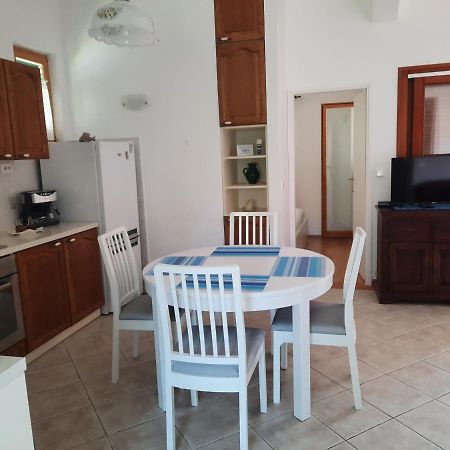 Apartments Summer Touch Petrcane Esterno foto