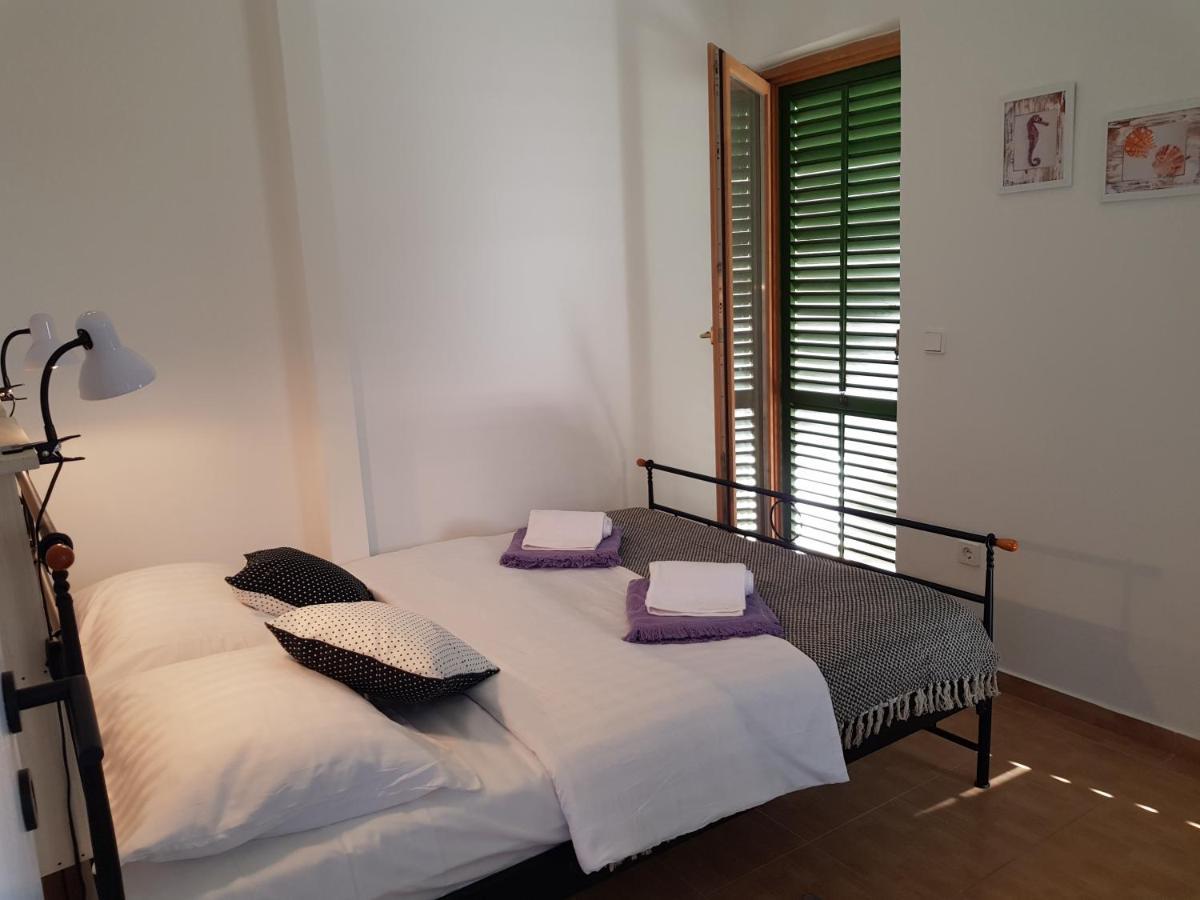 Apartments Summer Touch Petrcane Esterno foto