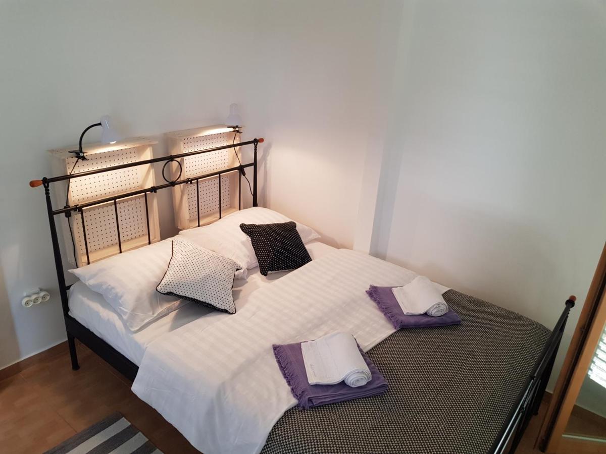 Apartments Summer Touch Petrcane Esterno foto