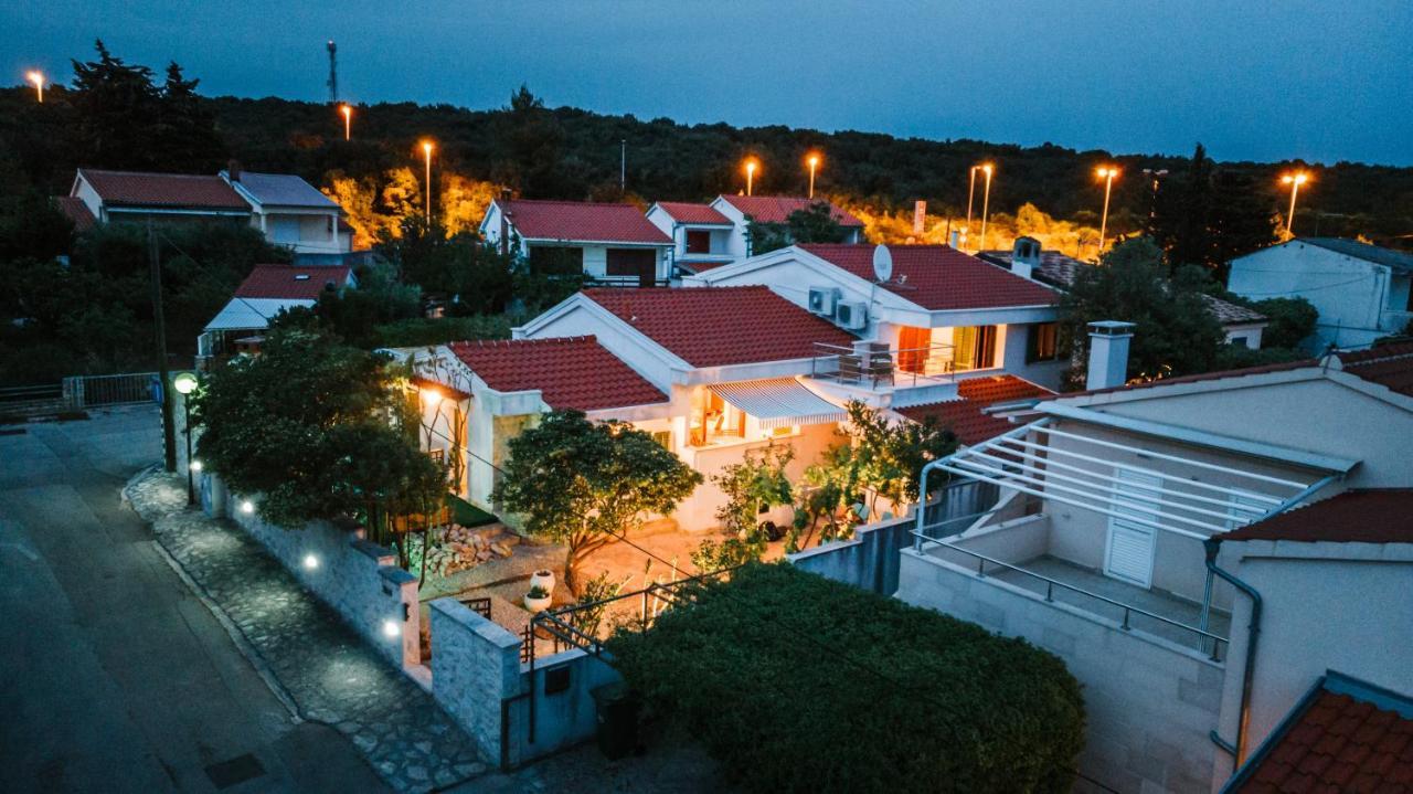 Apartments Summer Touch Petrcane Esterno foto