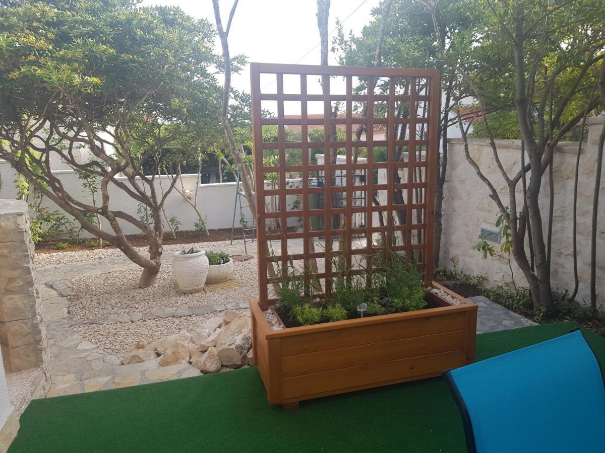 Apartments Summer Touch Petrcane Esterno foto