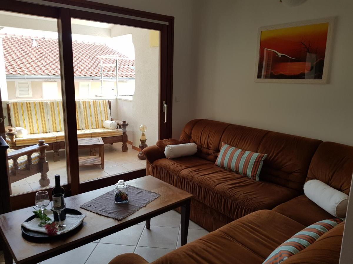 Apartments Summer Touch Petrcane Esterno foto