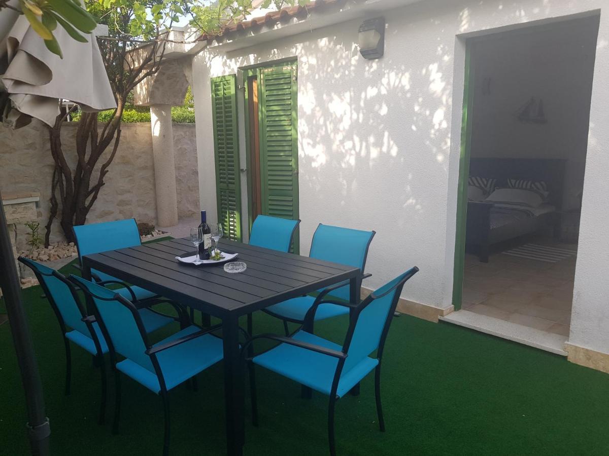Apartments Summer Touch Petrcane Esterno foto
