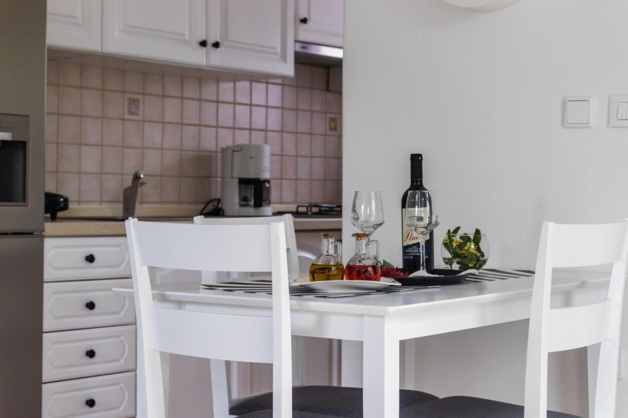 Apartments Summer Touch Petrcane Esterno foto