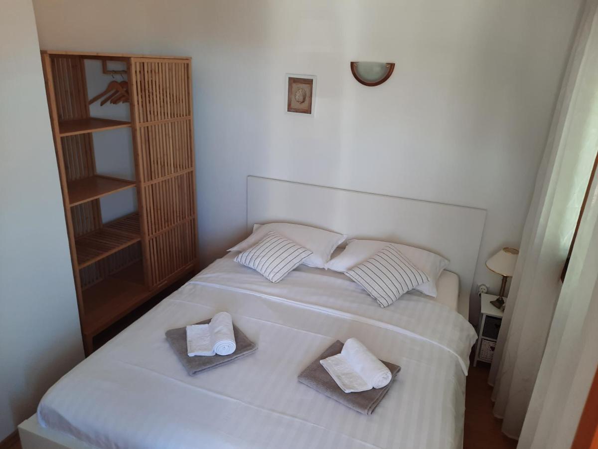 Apartments Summer Touch Petrcane Esterno foto